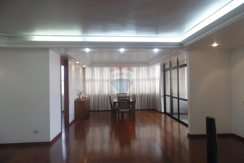  - APARTAMENTO COM 330M² DE ÁREA ÚTIL, UM POR ANDAR, COM QUATRO QUARTOS (2 SUÍTES) E TRÊS VAGAS DE GARAGEM EM RUDGE RAMOS