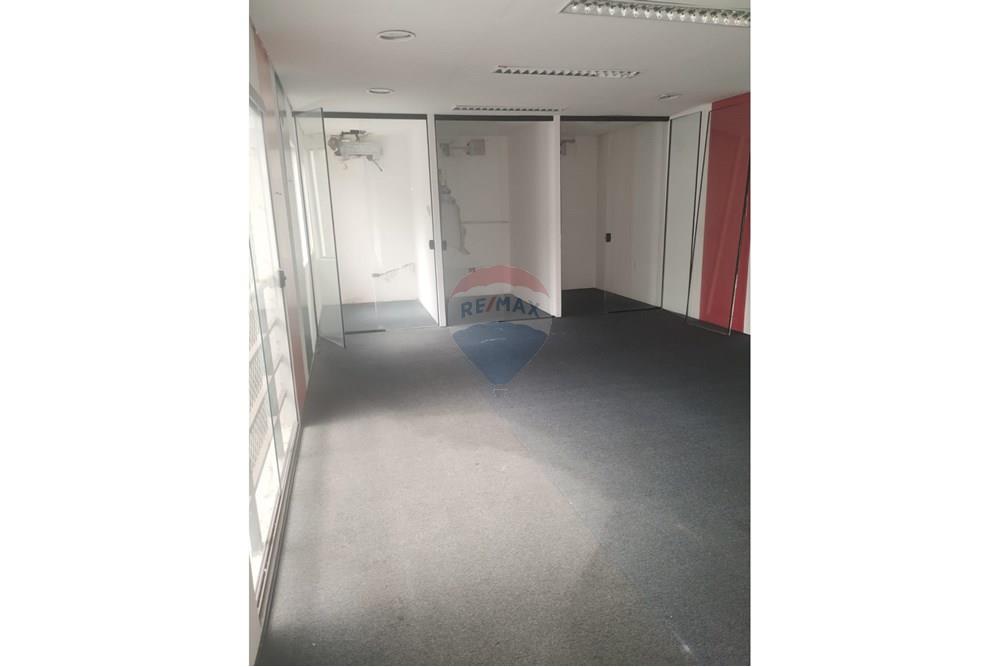  - Sobrado Comercial Estratégico para locação no Jardim – 481m2 com 20 Ambientes e 10 Vagas!