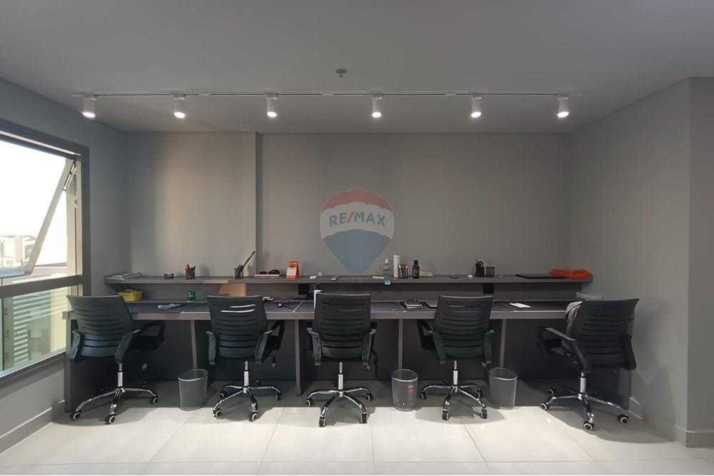  - Sala comercial de 37 m² para locação, MOBILIADA, piso elevado, teto rebaixado em gesso, ar condicionado, frigobar, 1 vaga de garagem