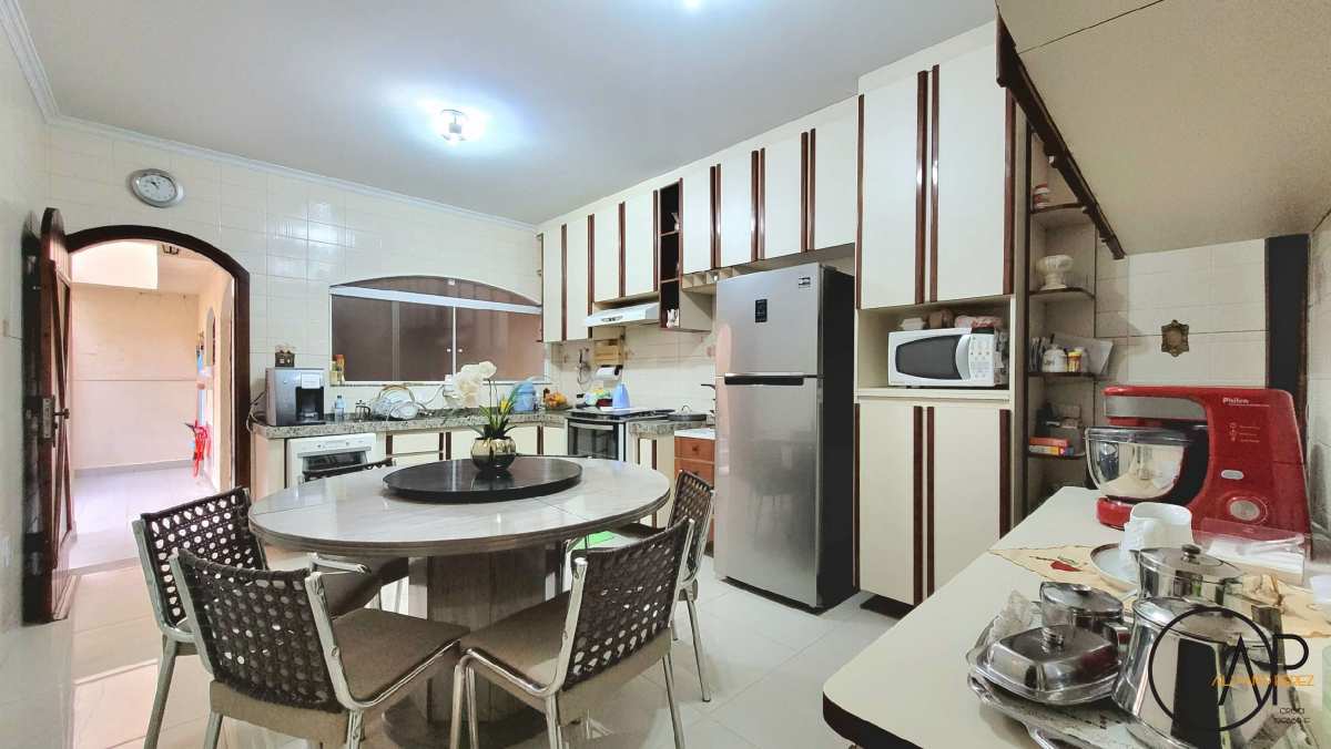 Sobrado à venda com 3 quartos, 232m² - Campestre,Santo André