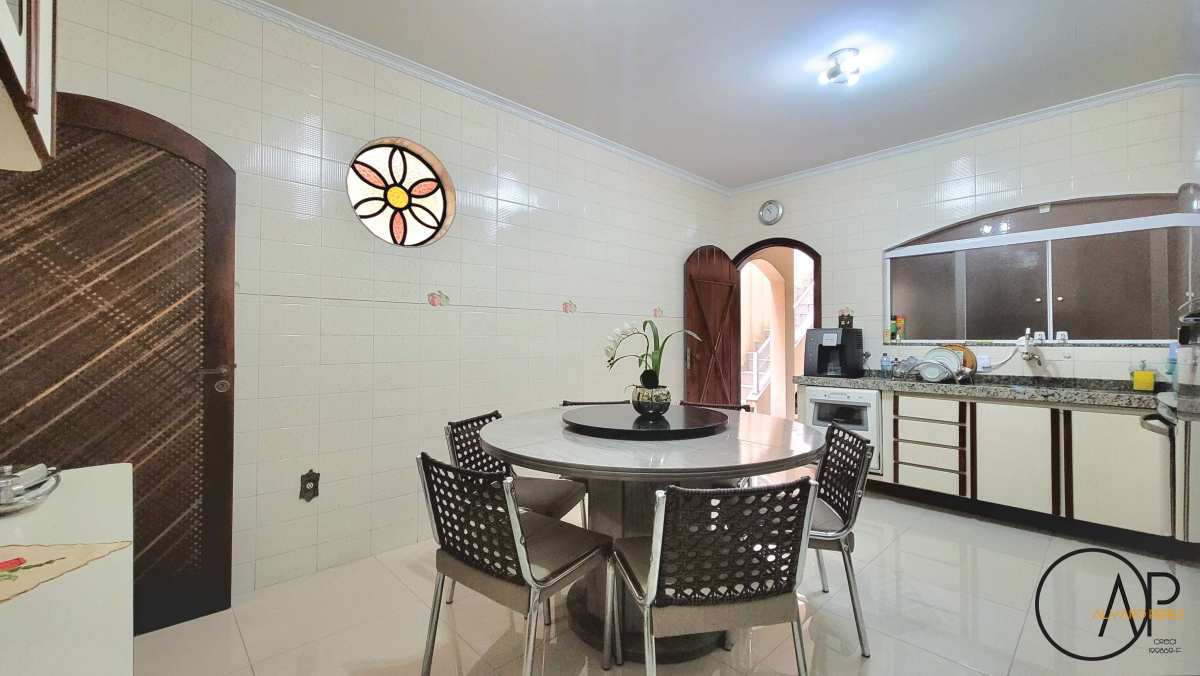 Sobrado à venda com 3 quartos, 232m² - Campestre,Santo André