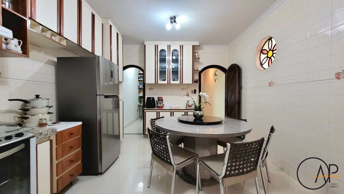 Sobrado à venda com 3 quartos, 232m² - Campestre,Santo André