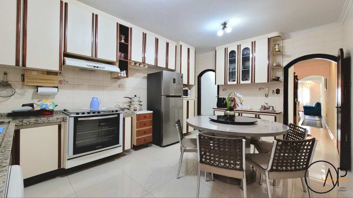  - Sobrado 3 suites, 4 vagas,  no Bairro Campestre – Santo André/SP