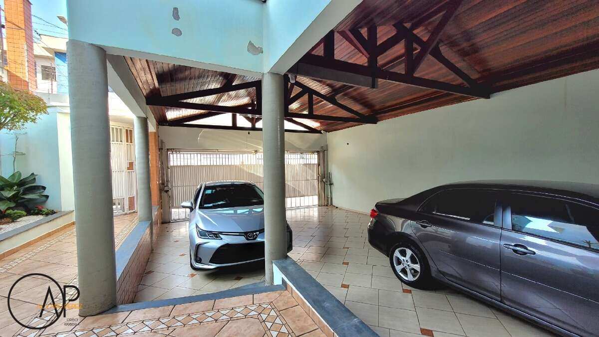 Sobrado à venda em Santo André, Santa Maria, com 4 quartos
